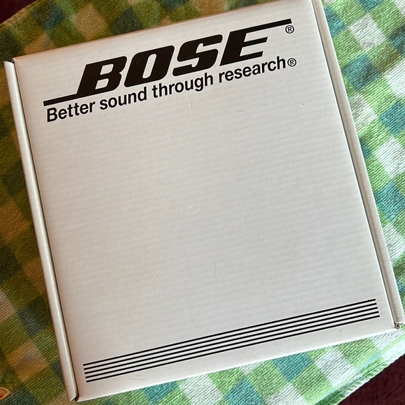The BOSE QuietComfort2 Acoustic Noise Cancelling Headphones.